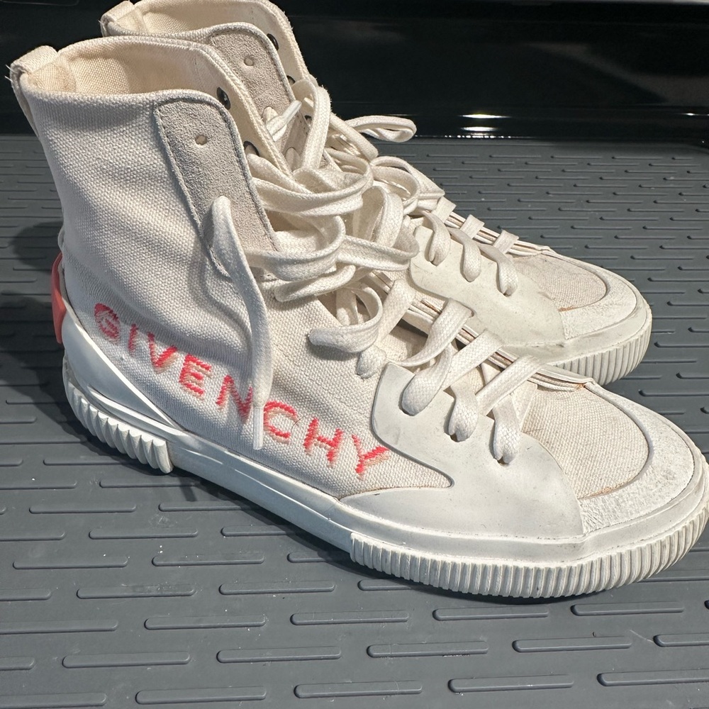 GIVENCHY high tops. Pink accents.